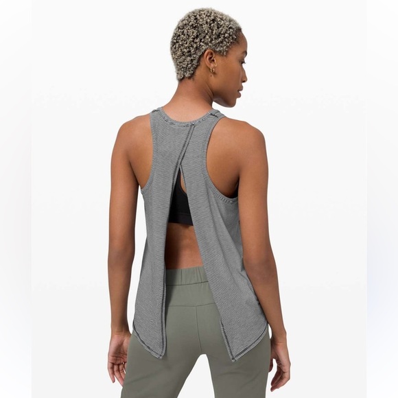 Lululemon All Tied Up Tank in Grey/White Stripes Size S - Picture 2 of 11